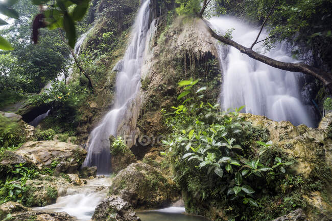 Cachoeira Sri Gethuk, Yogyakarta, Java Central, Indonésia — Fotografia de Stock