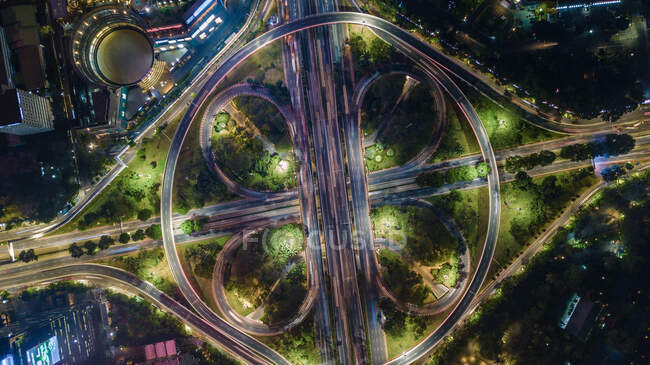 Vista aerea del paesaggio urbano di Jakarta al crepuscolo, Indonesia — Foto stock