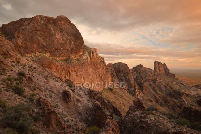 Ten Ewe Mountain at sunset, Kofa National wildlife Refuge, Arizona, United States — Stock Photo