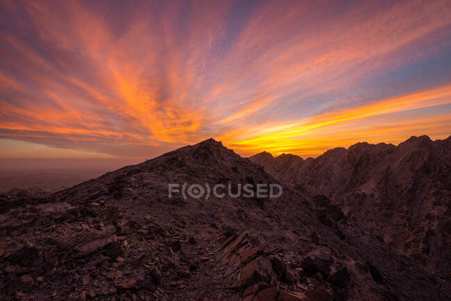Закат над Cargo Muchacho Mountains, Colorado Desert, округ Фалал, Калифорния, США — стоковое фото