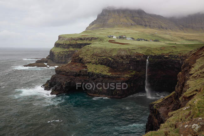 Водопад Мулафоссур, Гасадалур, Фарерские острова, Дания — стоковое фото