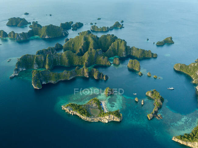 Luftaufnahme von Raja Ampat, West Papua, Indonesien — Stockfoto