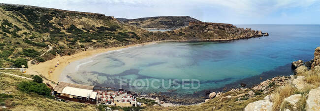 Сценічний знімок пляжного пейзажу на Мальті. — стокове фото