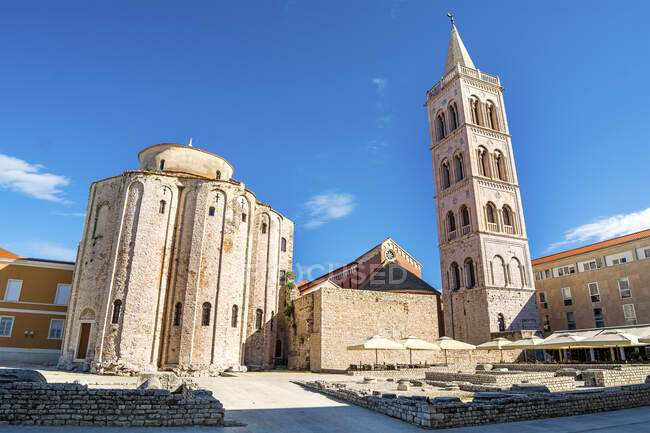 Eglise de Saint Donat et Forum Romain, Zadar, Croatie — Photo de stock