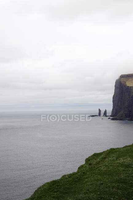 Risin and Kellingin sea stacks, Eysturoy, Isole Faroe, Danimarca — Foto stock