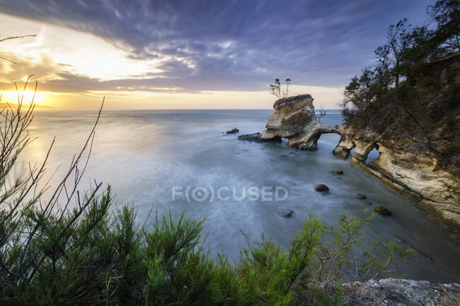 Praia de Watuparunu ao nascer do sol, Sumba, East Nusa Tengara, Indonésia — Fotografia de Stock