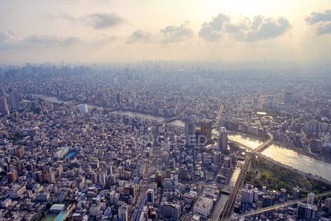 Paisaje urbano aéreo, Tokio, Honshu, Japón - foto de stock