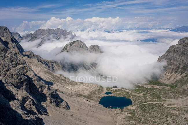 Гори над хмарами, Доломіти, Лієнц, Австрія. — стокове фото