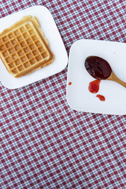 Vista aérea de um waffle belga e engarrafamento — Fotografia de Stock