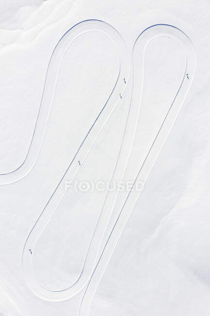 Повітряний вид лижників на трасі, Гаштайн, Зальцбург, Австрія. — стокове фото