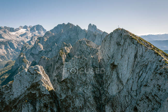 Picos de montanha na luz solar, Áustria, tiro de viagem — Fotografia de Stock