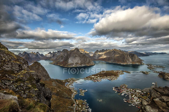 Vue du mont Reinebringen, Moskenes, Lofoten, Nordland, Norvège — Photo de stock