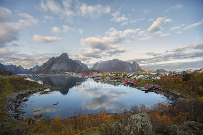 Paisagem montanhosa, Reine, Moskenes, Lofoten, Nordland, Noruega — Fotografia de Stock