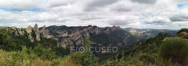 Chaîne de montagnes, Dolomiti Lucane, Basilicate, Italie — Photo de stock
