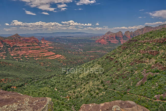 Vue de Sedona depuis Casner Canyon, Sedona, Arizona, États-Unis — Photo de stock