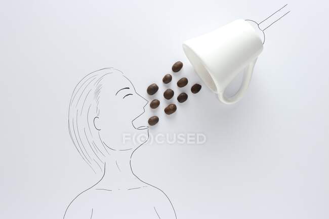 Концептуальная женщина принимает душ — стоковое фото