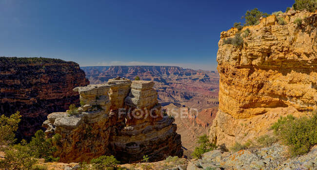 Pillars of Papago Point, South Rim, Grand Canyon, Arizona, США — стоковое фото