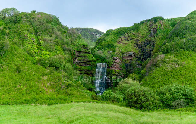 Водопад вдоль Арранского прибрежного пути, остров Арран, Шотландия, Великобритания — стоковое фото
