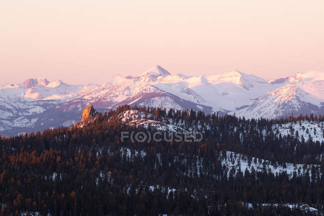 Snowy Mountains at Sunset Behind Buck Rock Fire Lookout, Sequoia National Park, California, United States — Stock Photo