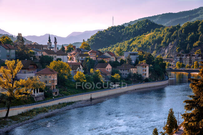 Rio Konjic e Neretva ao pôr-do-sol, Herzegovina-Neretva, Bósnia e Herzegovina — Fotografia de Stock