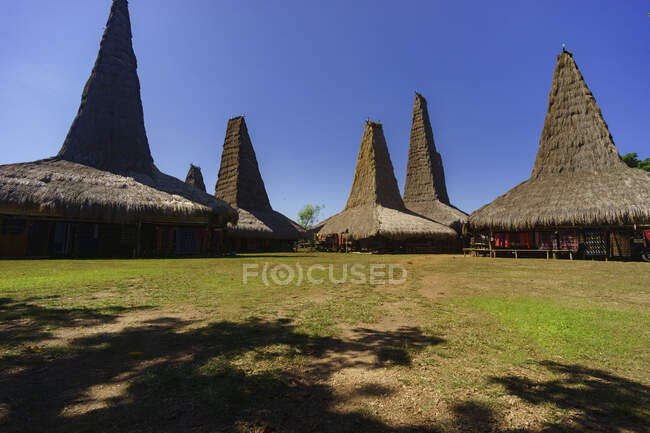 Village de Ratenggaro, sud-ouest de Sumba, Nusa Est Tengara, Indonésie — Photo de stock