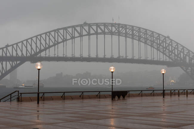 Sydney Hafenbrücke im Regen, Sydney, New South Wales, Australien — Stockfoto
