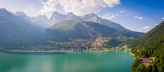 Luftaufnahme des Molvenosees, Molveno, Trentino, Trient, Italien — Stockfoto