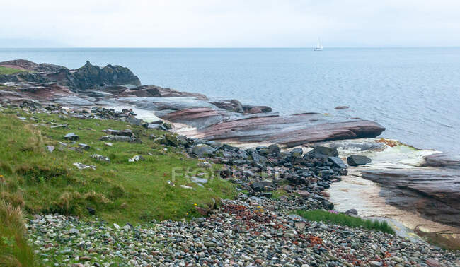Rocky coastline, Ilha de Arran, Escócia, Reino Unido — Fotografia de Stock