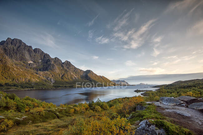 Austnesfjord in Austvagoya, Lofoten, Nordland, Norwegen — Stockfoto