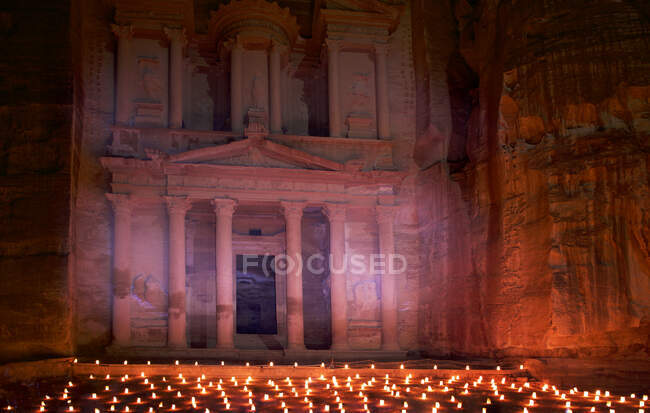 El Tesoro, Petra, Jordania - foto de stock