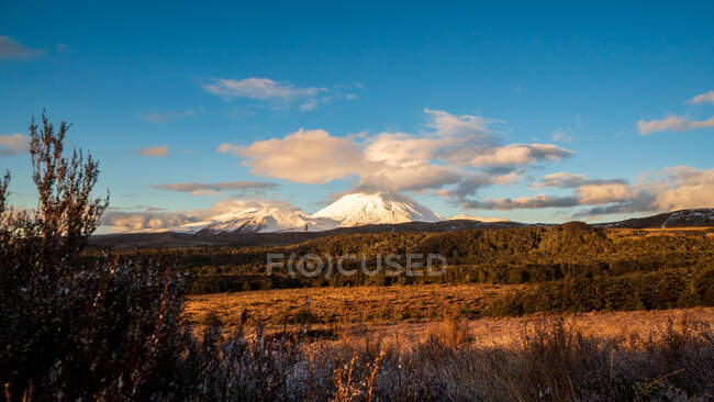 Monte Ngauruhoe, Parque Nacional Tongariro, Isla Norte, Nueva Zelanda - foto de stock