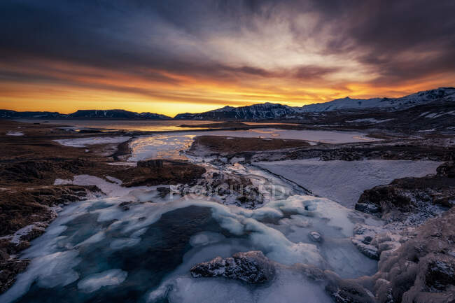 Paisaje invernal congelado, Islandia - foto de stock