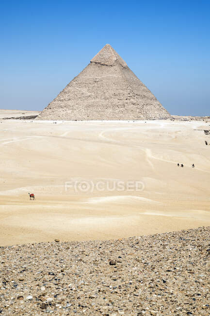 Вигляд на піраміду чіпсів у Гізі поблизу Каїра (Єгипет). — стокове фото