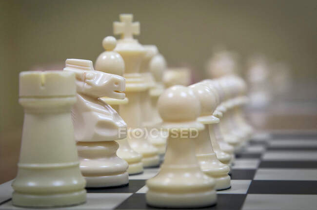 Close-up of chess pieces on a chess board — Stock Photo