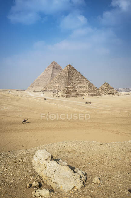 Complesso piramidale di Giza vicino al Cairo, Egitto — Foto stock