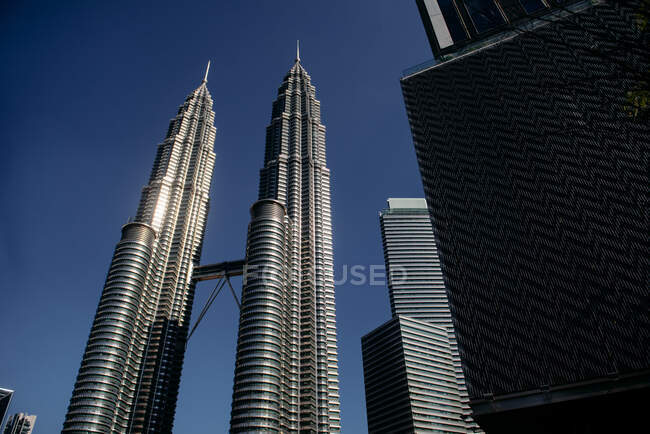 Vista de las Torres Gemelas Petronas, Kuala Lumpur, Malasia - foto de stock