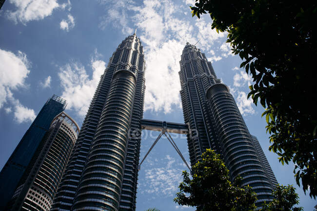 Вежі - близнюки Петронас (Куала - Лумпур, Малайзія). — стокове фото