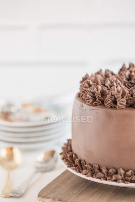 Gros plan d'un gâteau au chocolat — Photo de stock