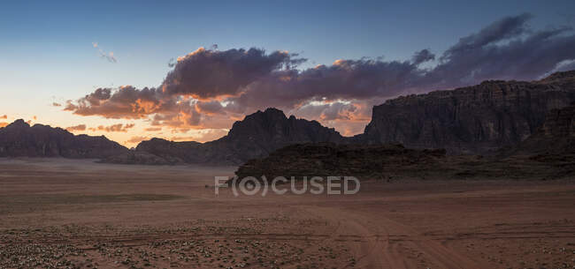 Paysage désertique, Wadi Rum, Jordanie — Photo de stock