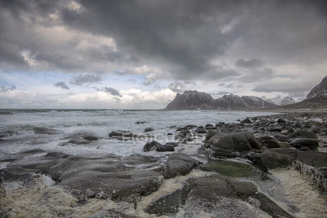 Spiaggia di Utakleiv, Lofoten, Nordland, Norvegia — Foto stock
