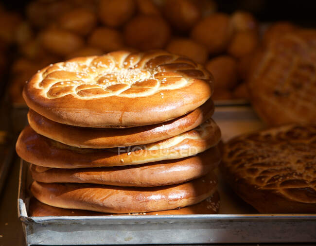 Pila di pane in un mercato, Kashan, Iran — Foto stock