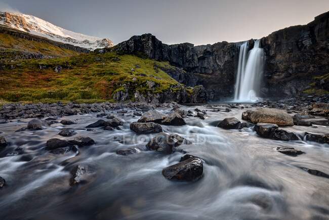 Водопад Гуджуфосс, Сейдисфьорд, Исландия — стоковое фото