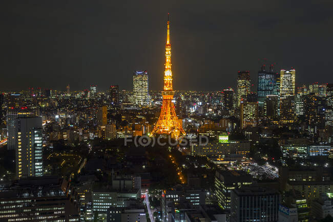 Токийская башня ночью, Токио, Хонсю, Япония — стоковое фото