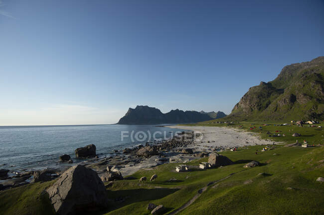 Utakleiv Beach, Vestvagoy, Lofoten, Nordland, Noruega - foto de stock