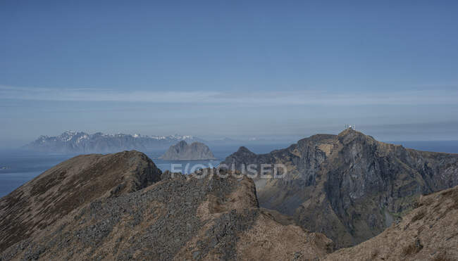 Vue du mont Mastadfjellet, Vaeroy, Lofoten, Nordland, Norvège — Photo de stock