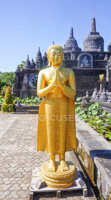 Monasterio del templo de Brahmavihara-Arama, Bali, Indonesia - foto de stock