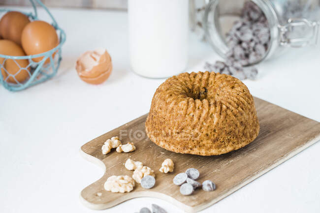 Biscotti di farina d'avena fatti in casa con latte e noci — Foto stock