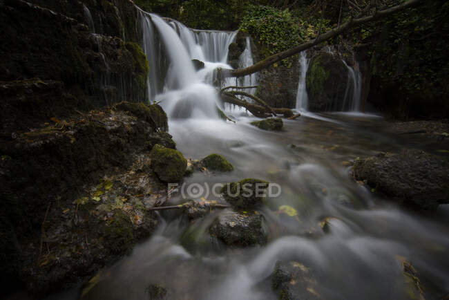 Wasserfall, Granada, Andalusien, Spanien — Stockfoto