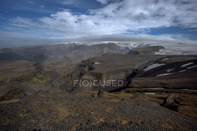 Paisaje dramático a lo largo de la ruta de senderismo Landmanalaugar a Thorsmork, Islandia del Sur, Islandia - foto de stock
