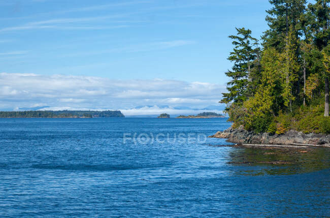 Ilhas em Broughton Straight, Vancouver, British Columbia, Canadá — Fotografia de Stock